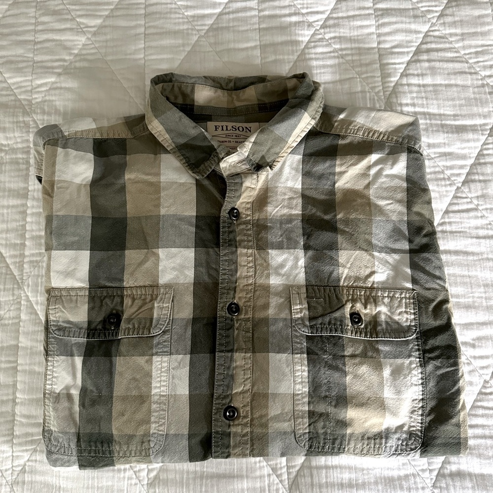 Filson men’s cotton plaid button down size XL olive khaki